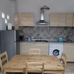 Manu's House * لا سبيتسْيا